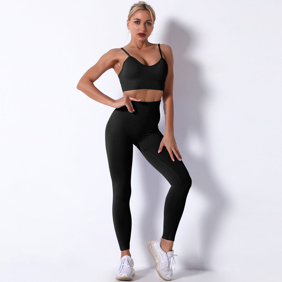 Seamless flex fit set