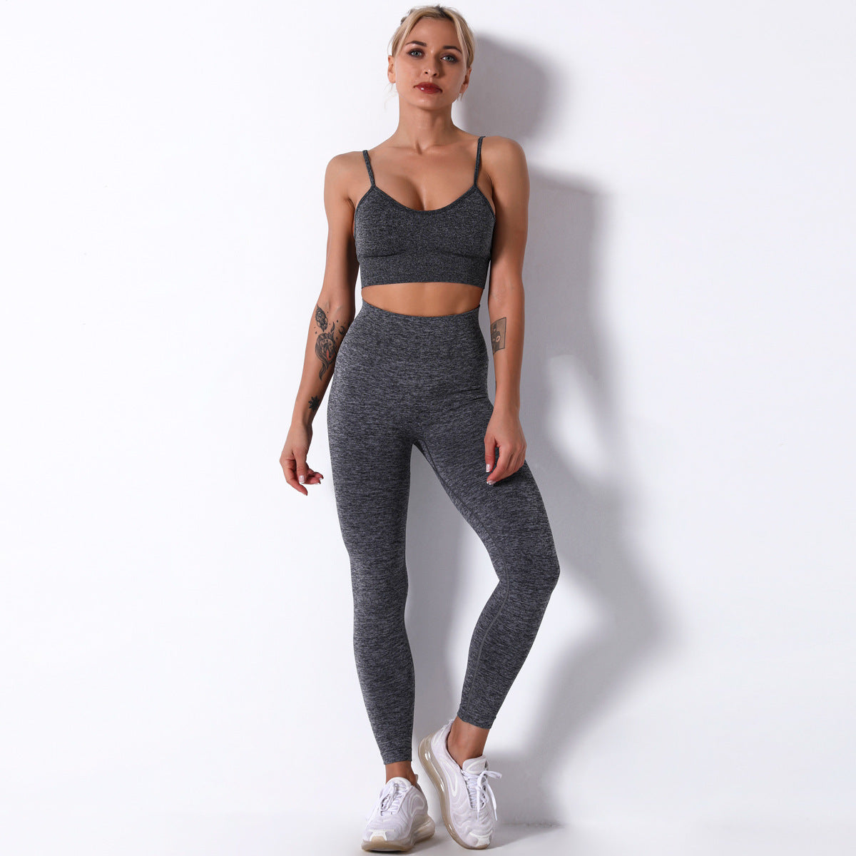 Seamless flex fit set